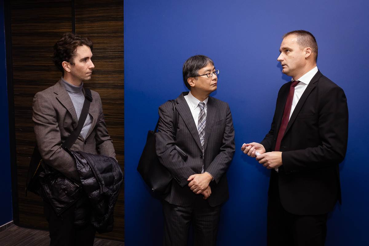 IMG_6320.jpg (85 KB)