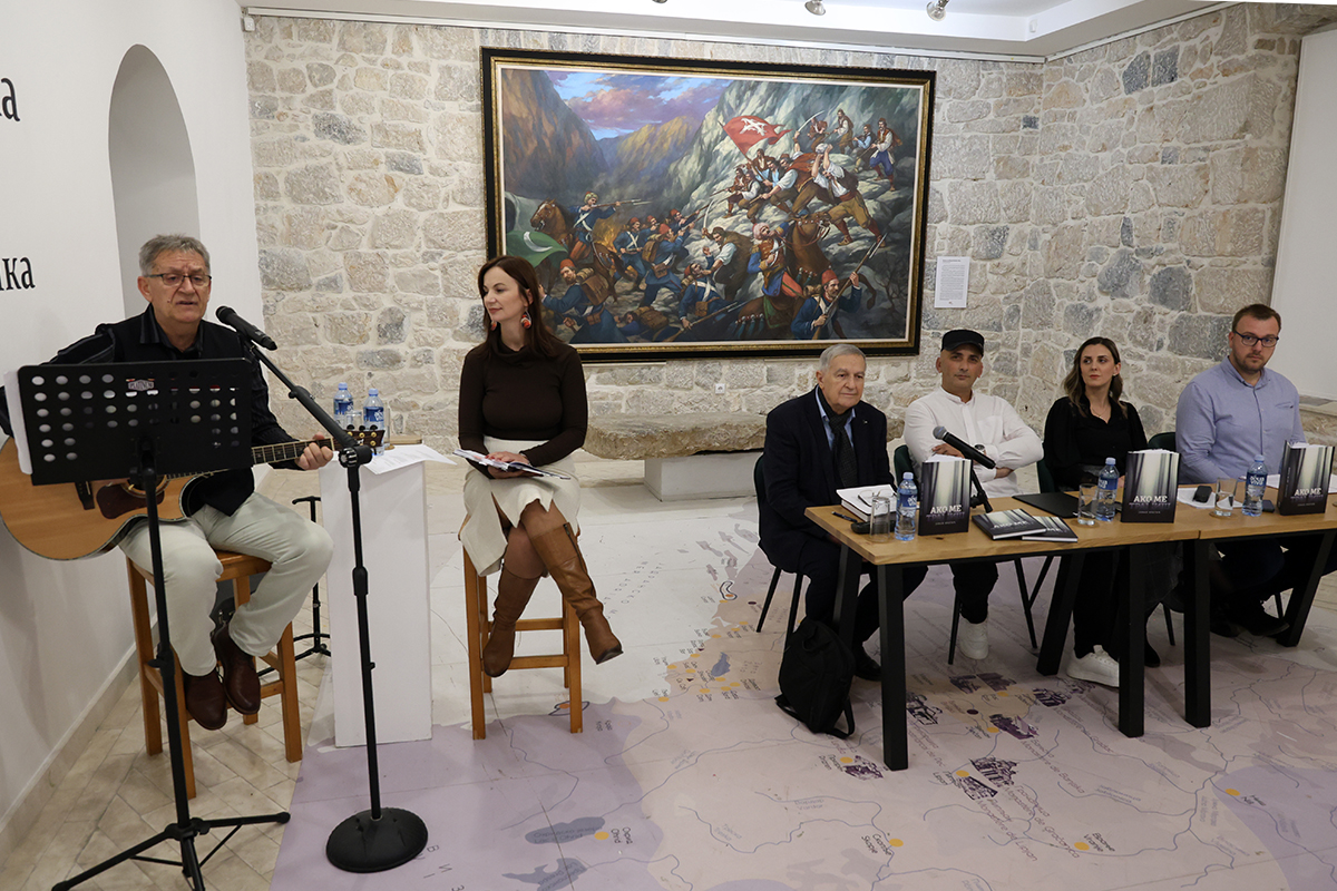 J Brratic 1.jpg (825 KB)