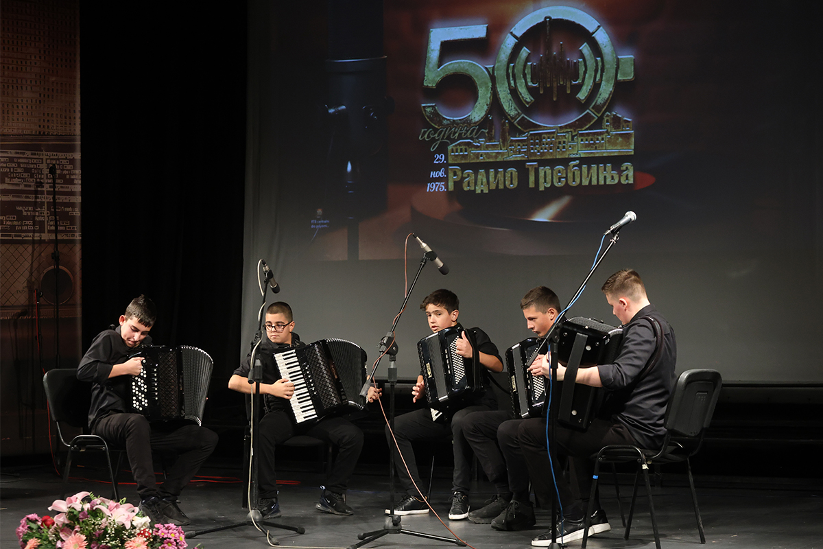 J32A0366.JPG (603 KB)