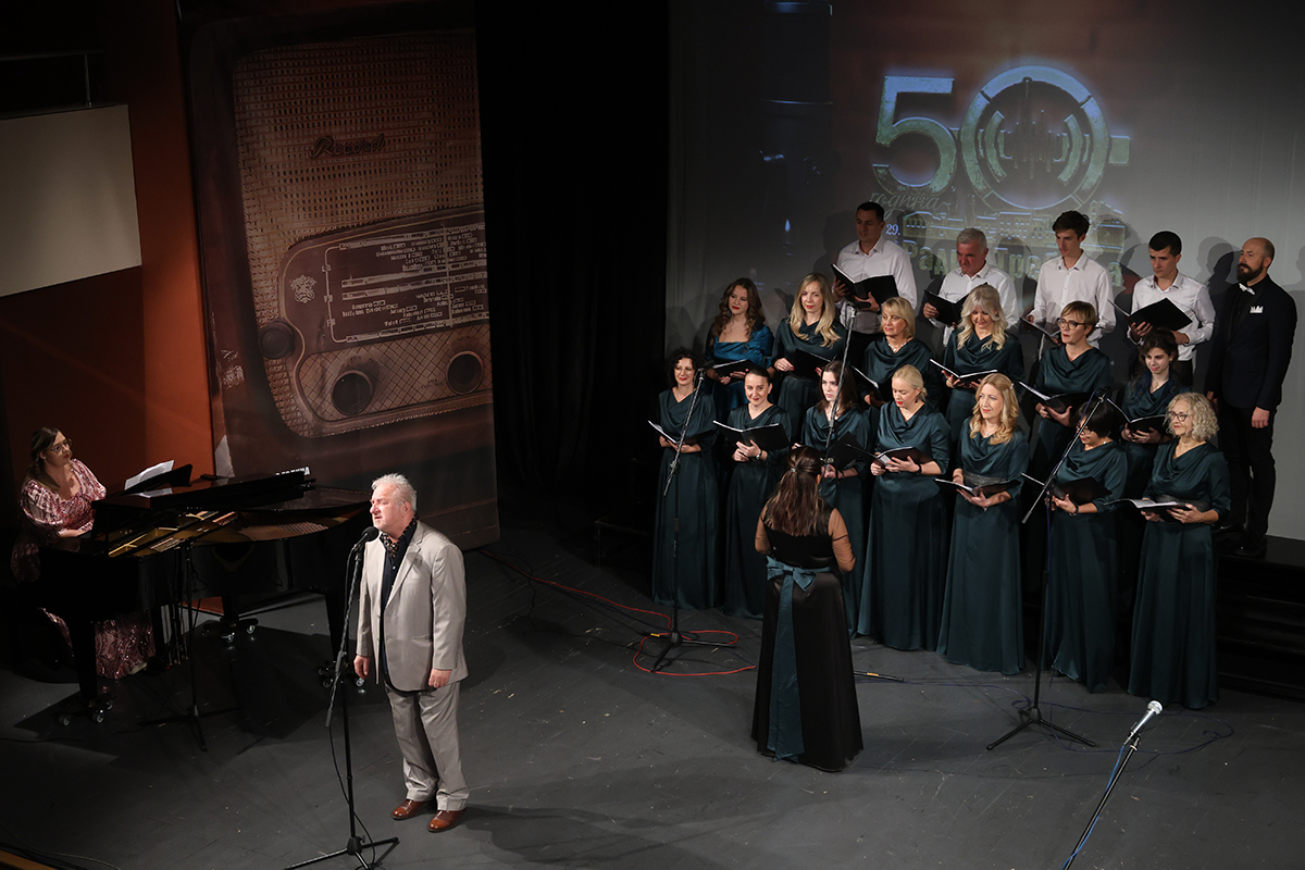 J32A0752.JPG (633 KB)