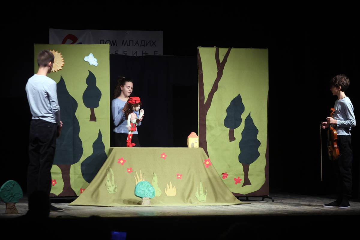 J32A2233.JPG (93 KB)