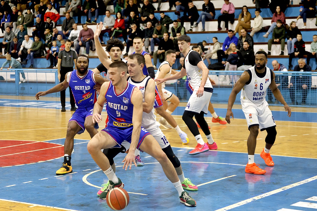 Kosarka Leotar Borac.jpg (430 KB)