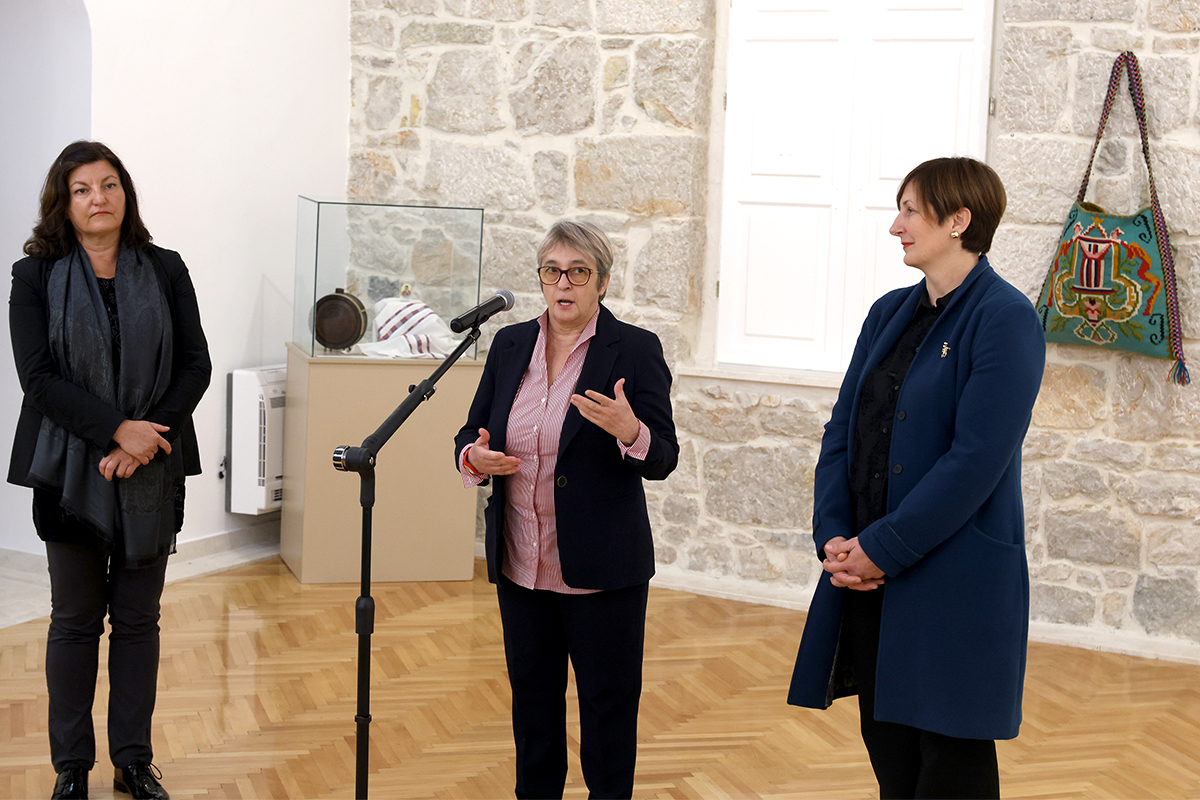 Simboli drzavnosti 4.jpg (772 KB)