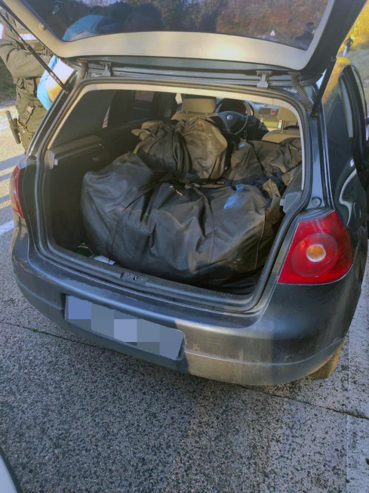 Srn2025-11-4_1257148_0.jpg (573 KB)