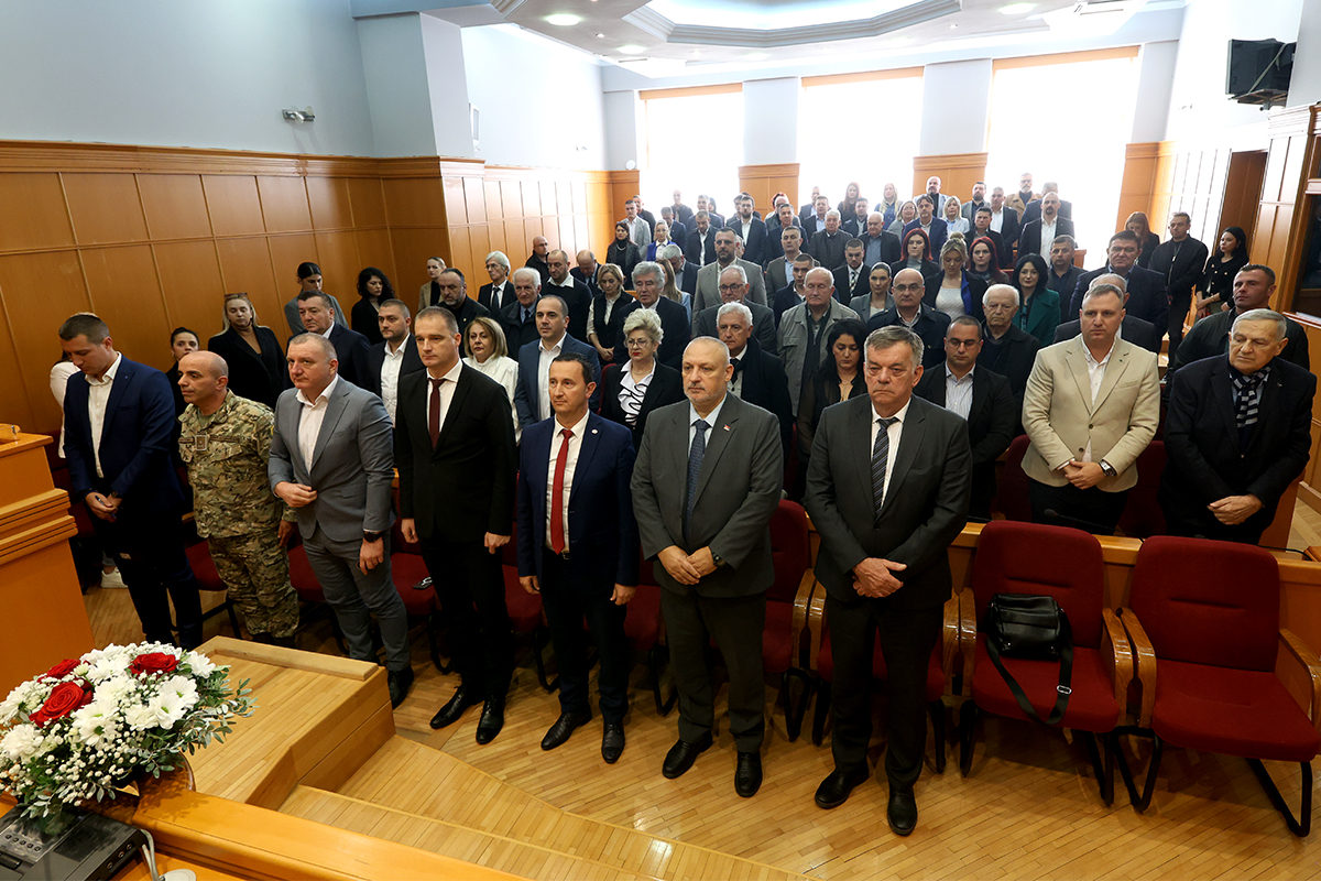 Svecana sjednica 1.jpg (862 KB)