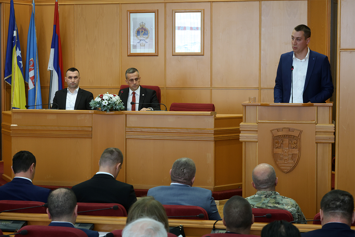 Svecana sjednica 4.jpg (695 KB)