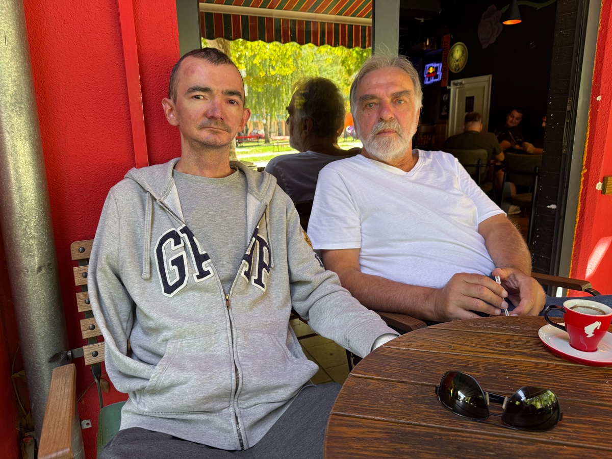 Žarko Janjić (desno) sa ljubinjskim piscem Draškom Sikimićem (Snimio Mitar Đurica).jpeg (459 KB)