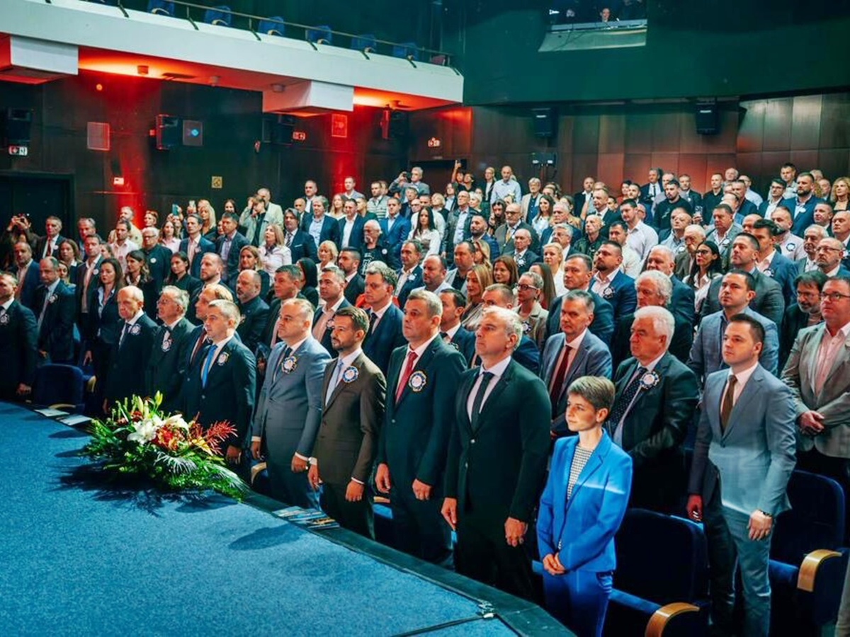 7220117E-71C8-42AF-9350-15885202C7B8.jpeg (386 KB)