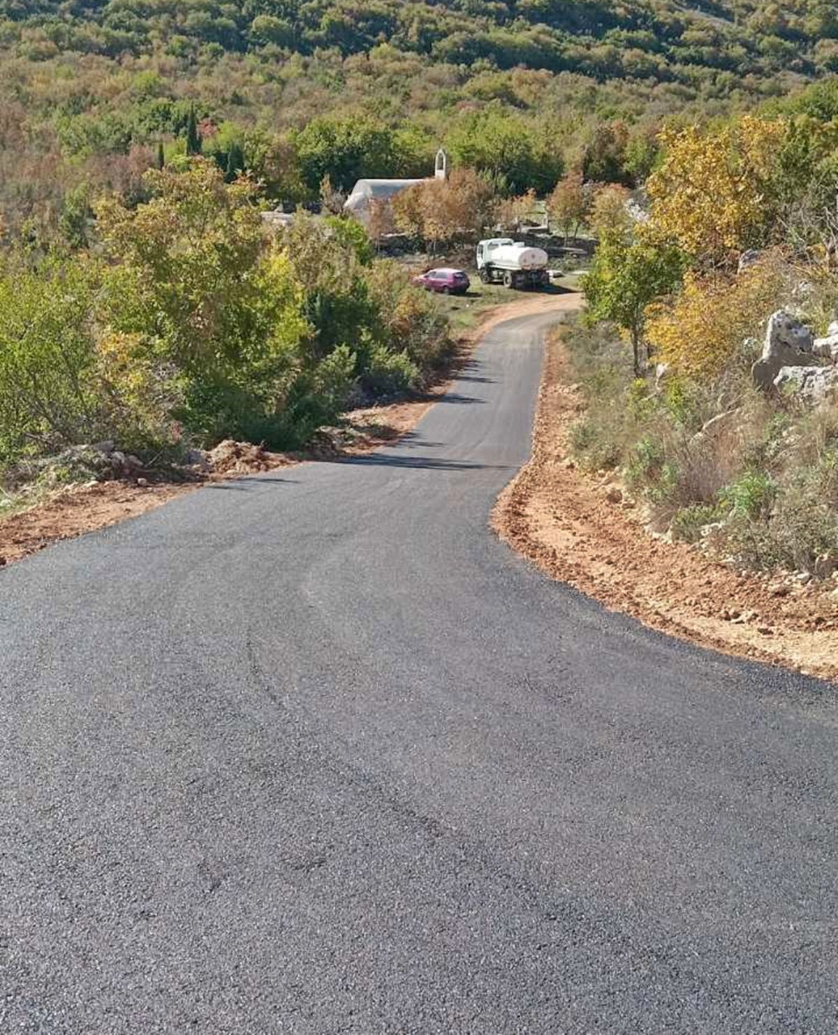 IMG-0888fcfc6d18e710226427e30768ca60-V.jpg (703 KB)