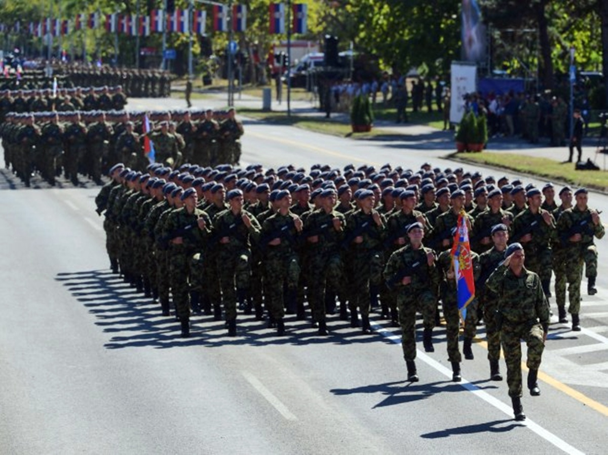 Званичници Српске на војној паради 
