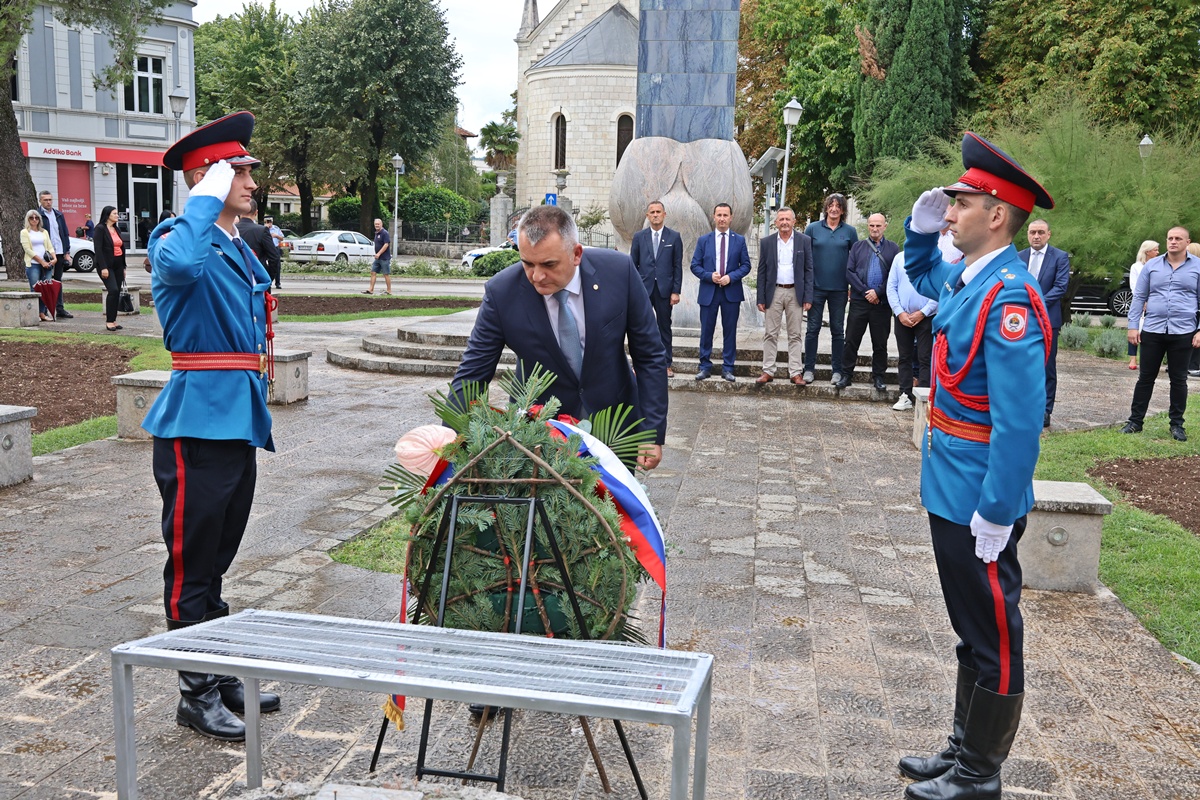 Премијер Минић у посјети источној Херцеговини