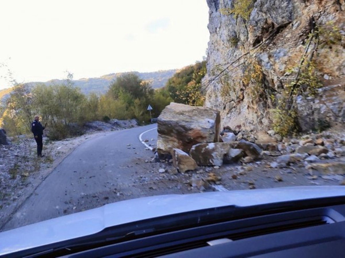 Већи одрон на путу Фоча-Миљевина