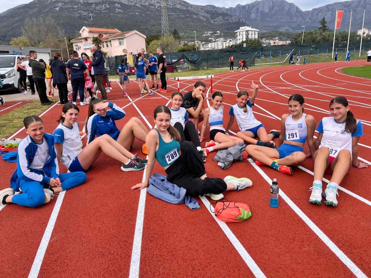 671604513_1372312338254124_1292247777614191960_n.jpg (502 KB)