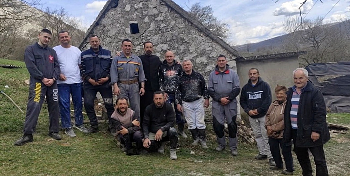 Хуманост на дјелу: Заједница обнавља кућу у Заградцима