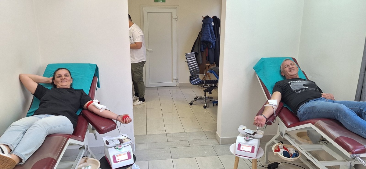 IMG-472c54f5a30eb386dd9fb819336e8a4e-V.jpg (202 KB)