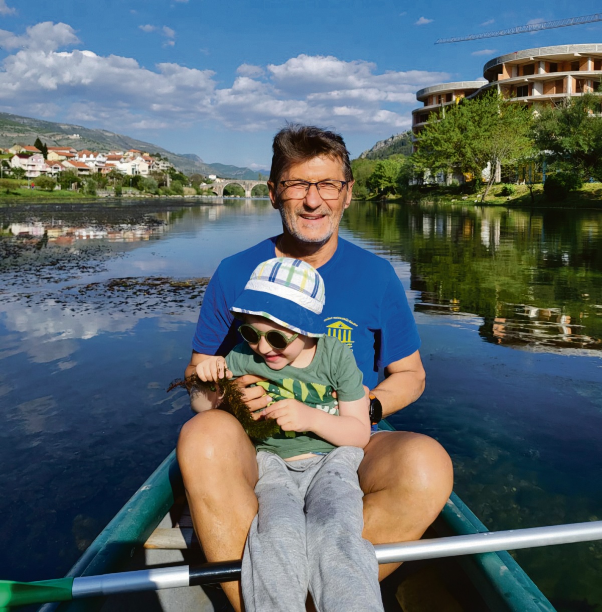 IMG-8486289717fe75e98fff9cc88ee61455-V.jpg (440 KB)