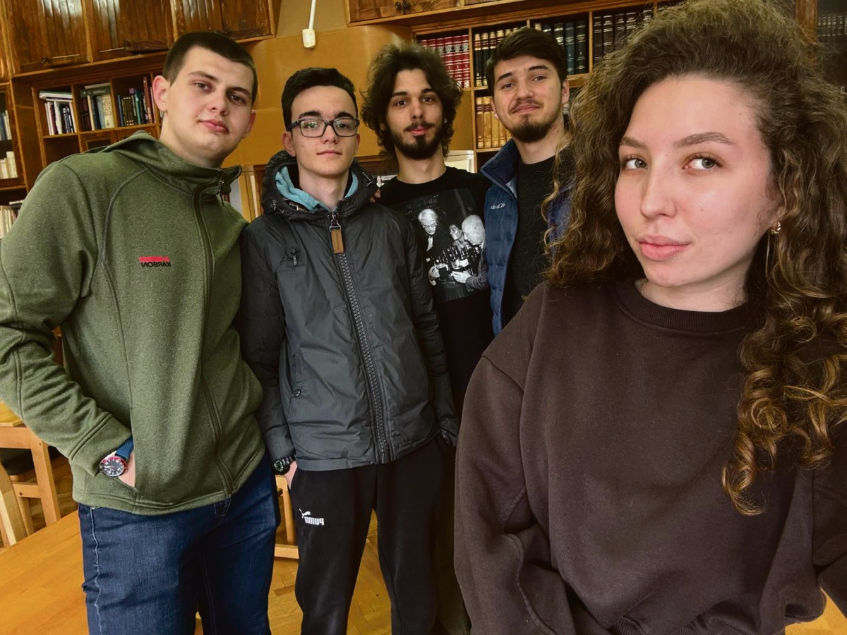 IMG-9ba0e3362398ca0db796b6e7066b0d49-V.jpg (361 KB)