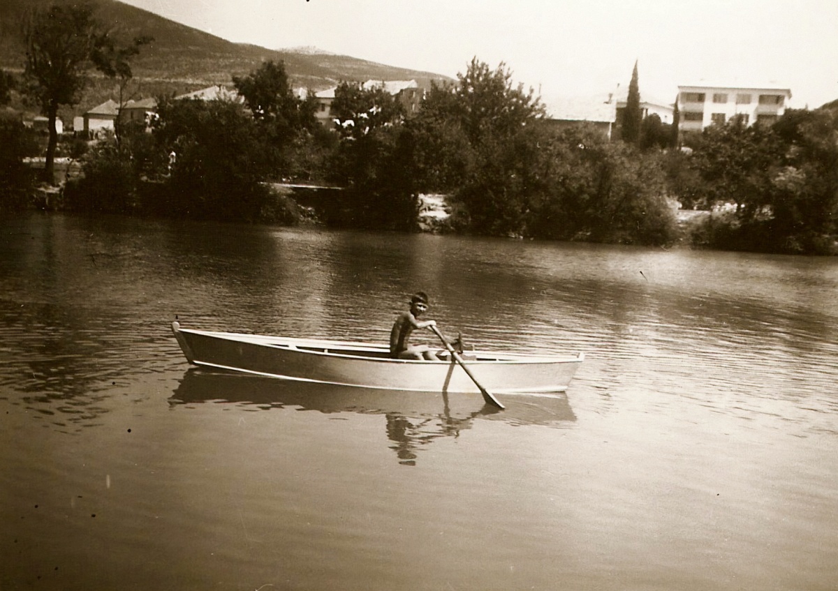 IMG-9ff123a95c3fc36ff0b9d049a410bc10-V.jpg (317 KB)