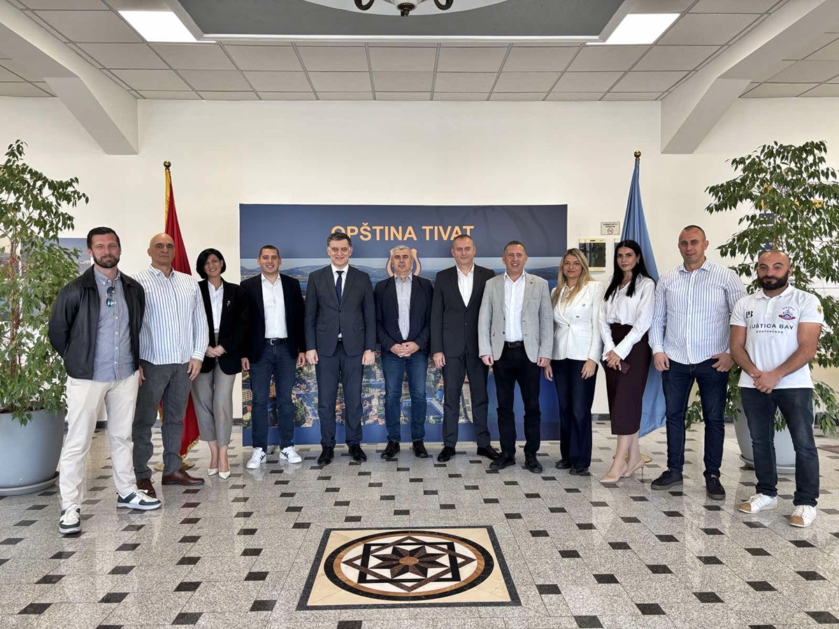 IMG_6693.jpeg (425 KB)