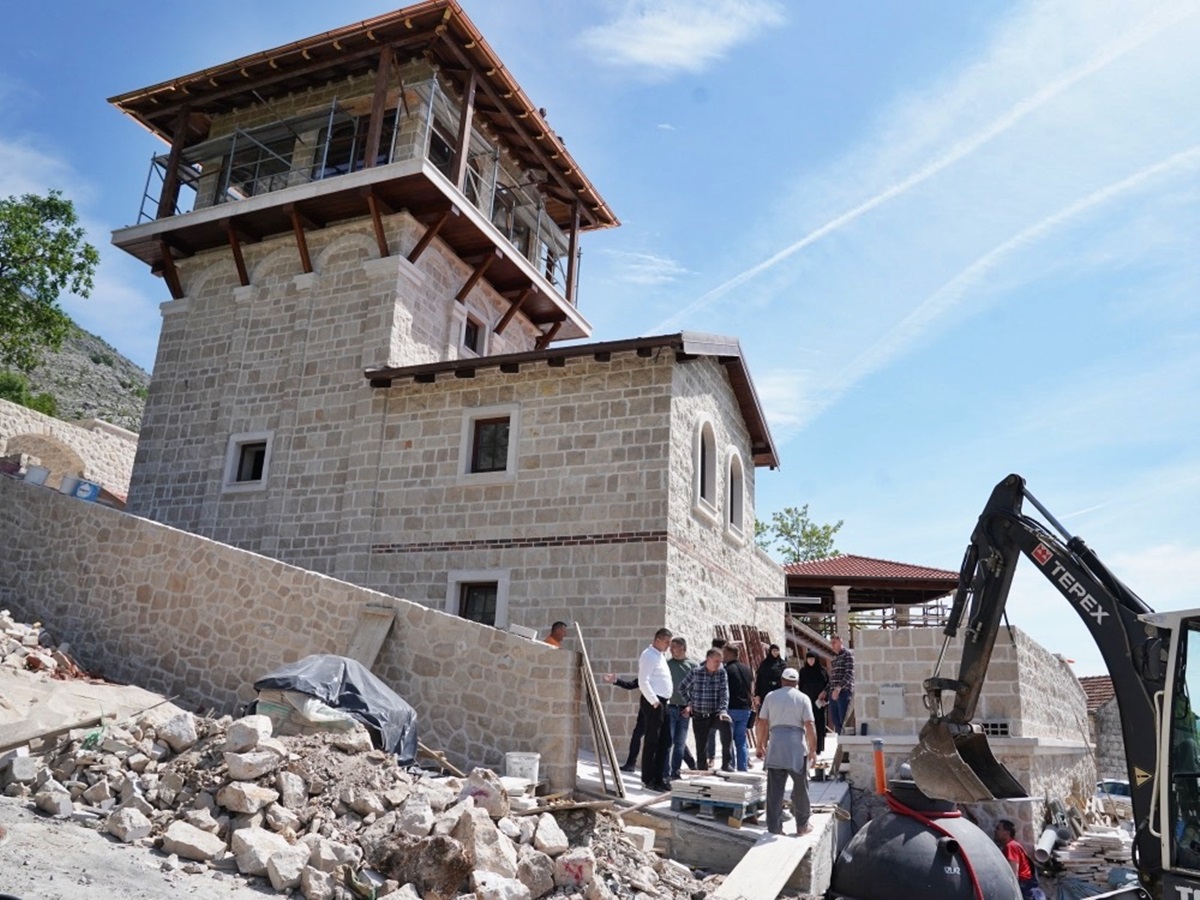 IMG_6825.jpeg (341 KB)