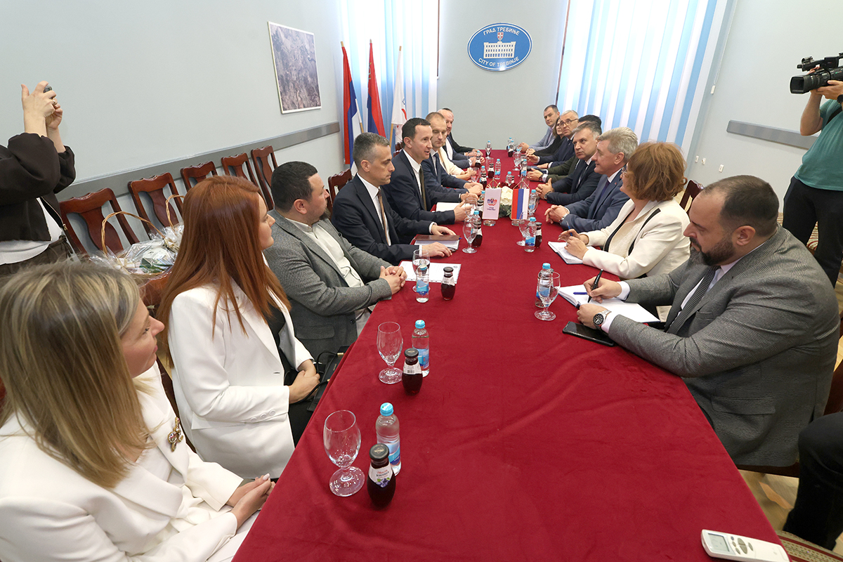 Голубовић и Мастиловић у Требињу: Најављена реконструкција Студентског центра и рјешавање проблема гријања у средњим школама