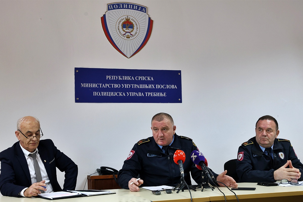 Press policija 21 04 2021 1.jpg (273 KB)