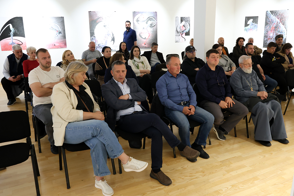 Sargova1.jpg (697 KB)