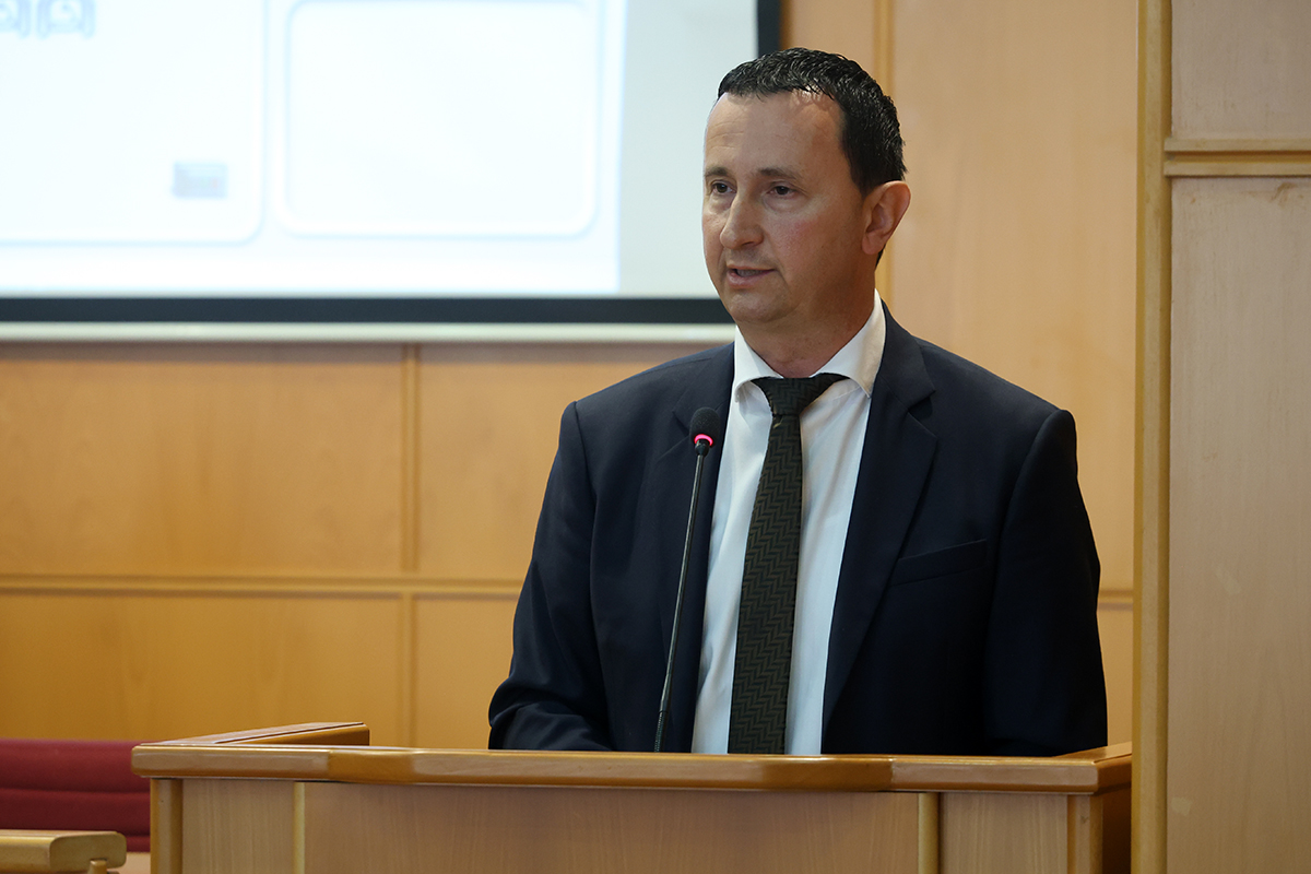 Skupstina 2.jpg (479 KB)