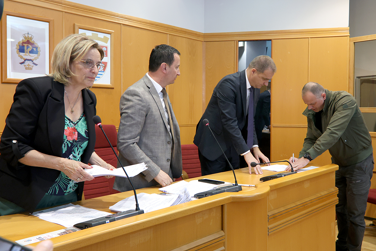 Stipendije 1.jpg (840 KB)