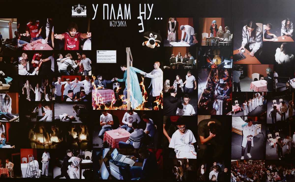 U plamenu.jpg (388 KB)