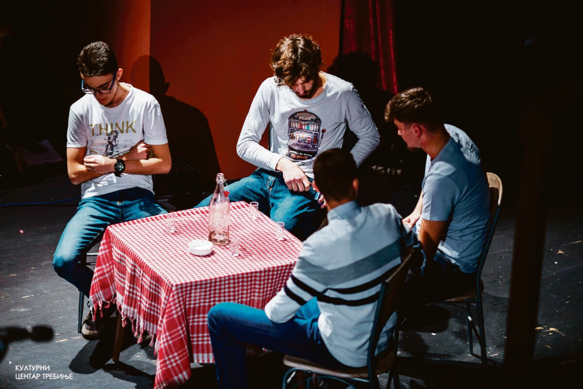 najava-mjuzikl-u-plamenu-dramska-sekcija-i-orkestar-gimnazije-jovan-ducic-trebinje-kct-3-1200x800.jpg (255 KB)