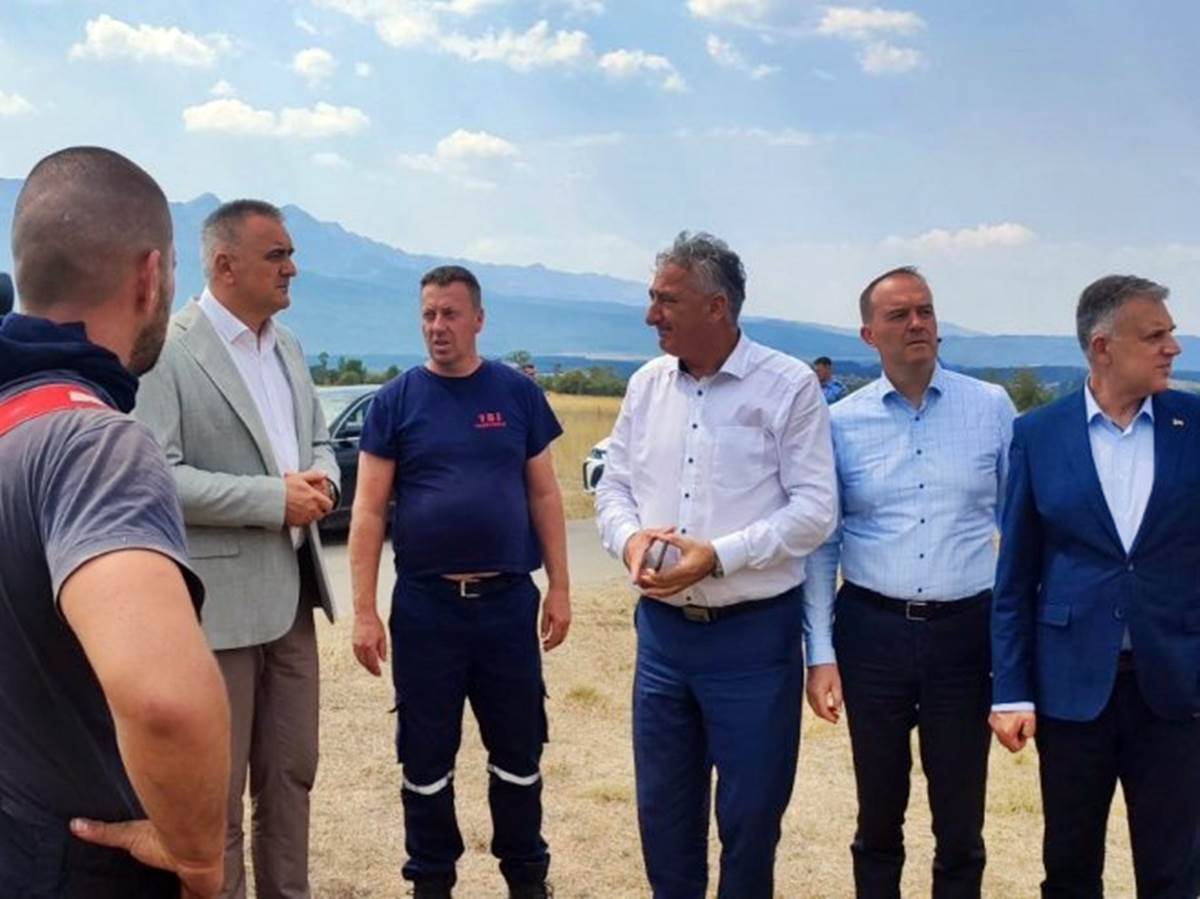 Премијер Српске обишао пожариште у селу Доња Бијења код Невесиња; Најавио улагање у ватрогасну опрему