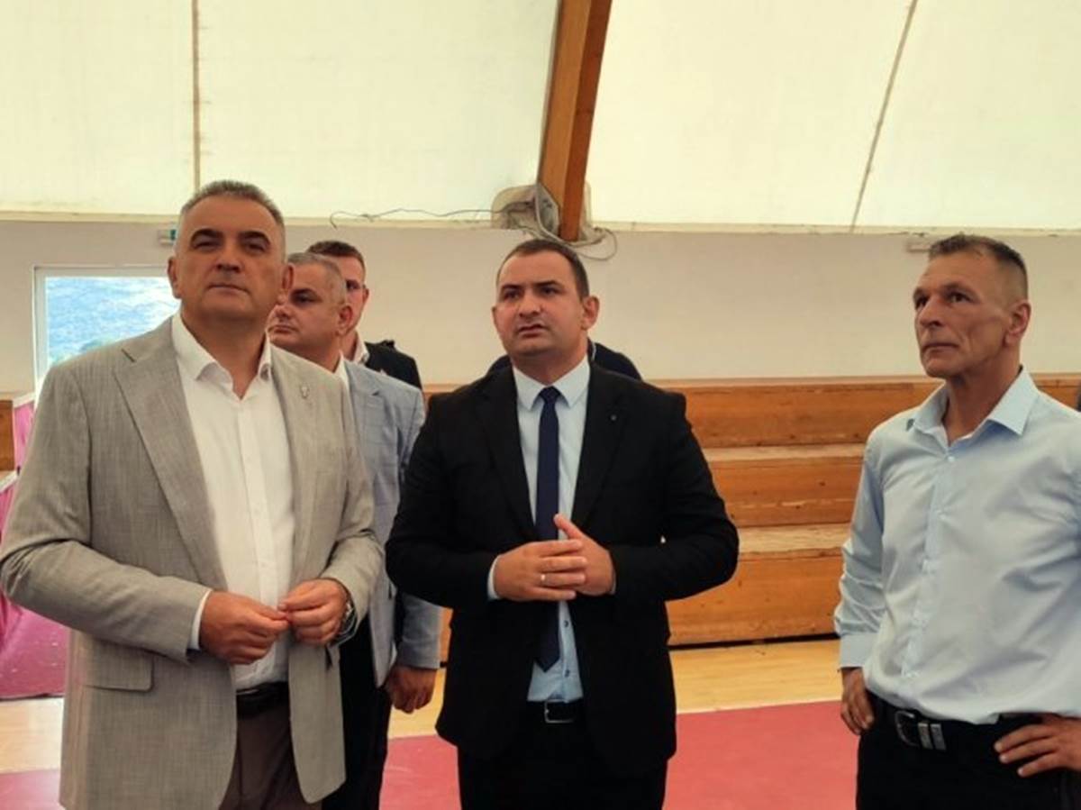 За реконструкцију фискултурне сале у Берковићима Влада издваја 800.000 КМ; Помоћ пољопривредницима