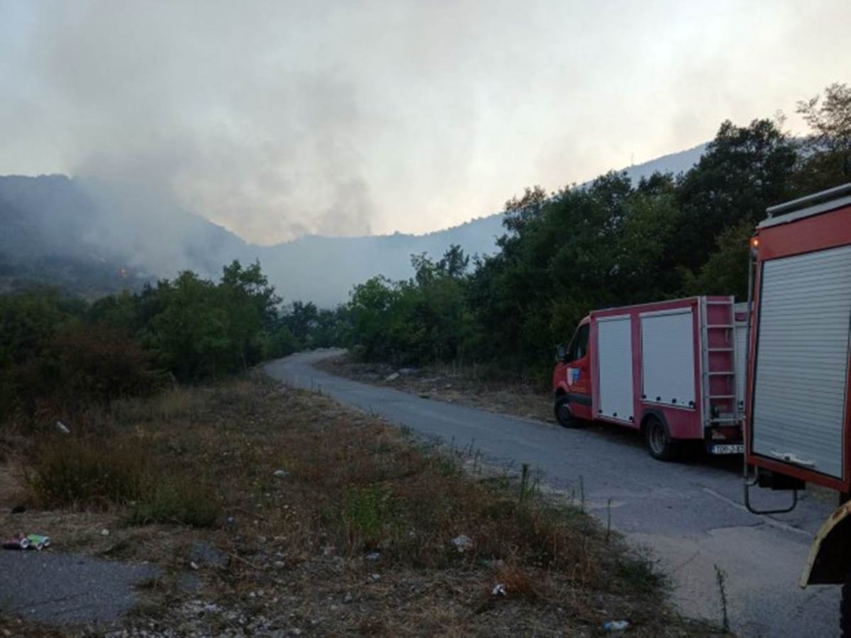 Пожар код Требиња: Најкритичније на потезу од Запланика према селу Орах