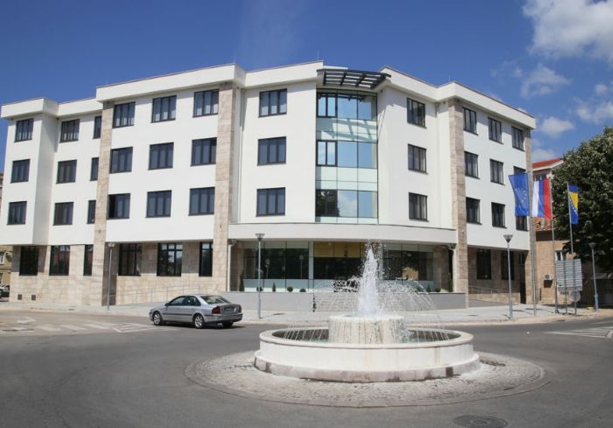 Palata pravde trebinje.jpg (215 KB)
