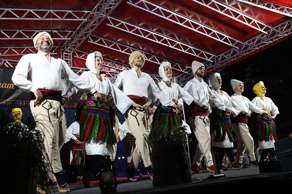 Folklor 6.jpg (898 KB)