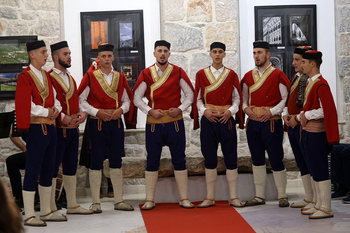 Folklor revija 5.jpg (837 KB)
