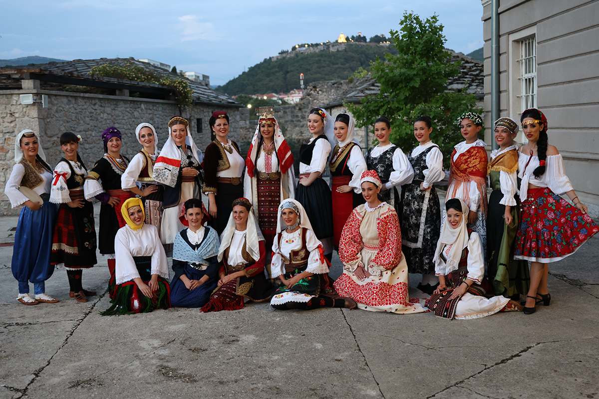 Folklor revija.jpg (1.00 MB)