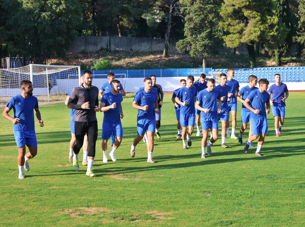 Одржана конференција за медије, прозивка играча и први тренинг ФК Леотар