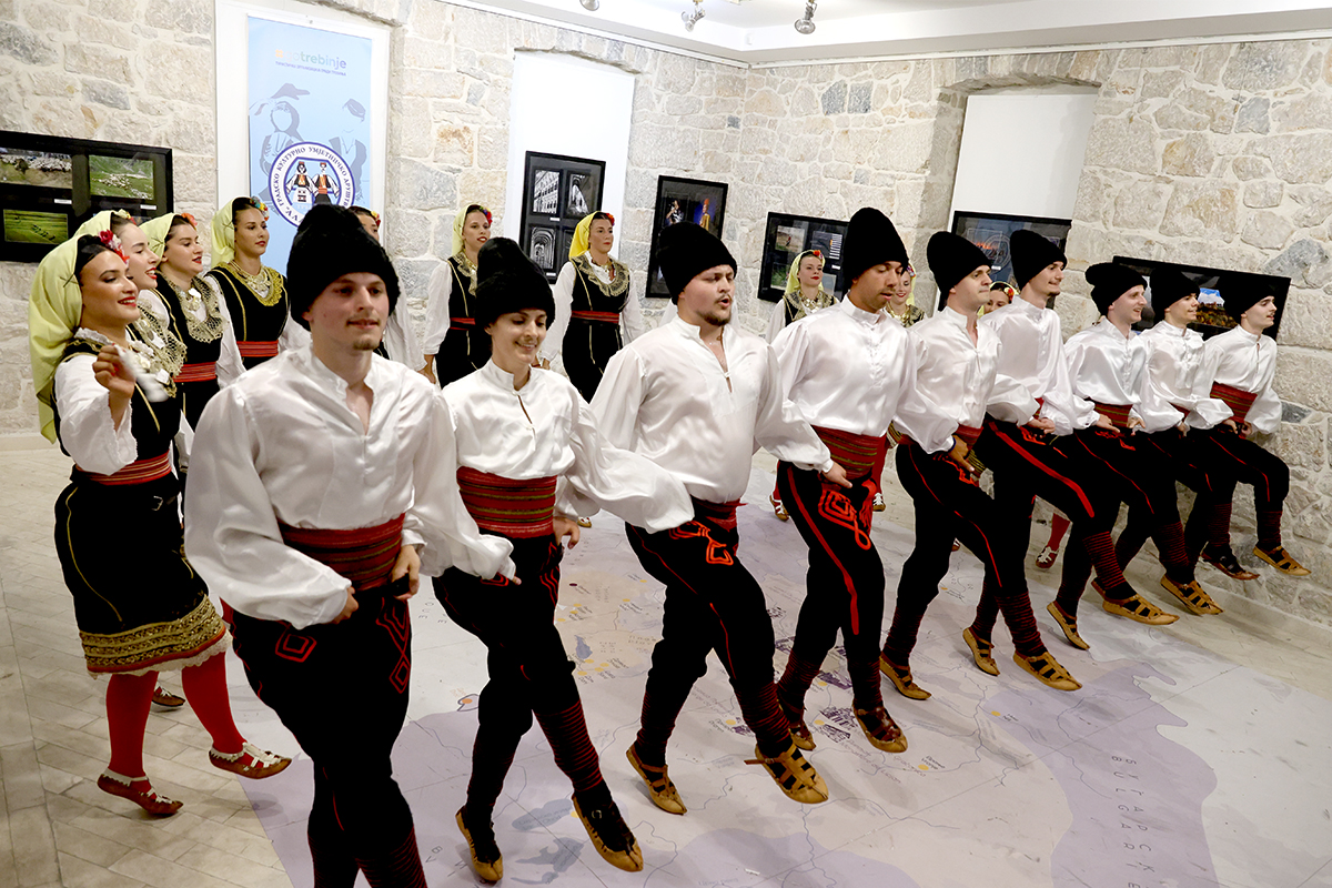 Muzej folklor 7jpg.jpg (869 KB)