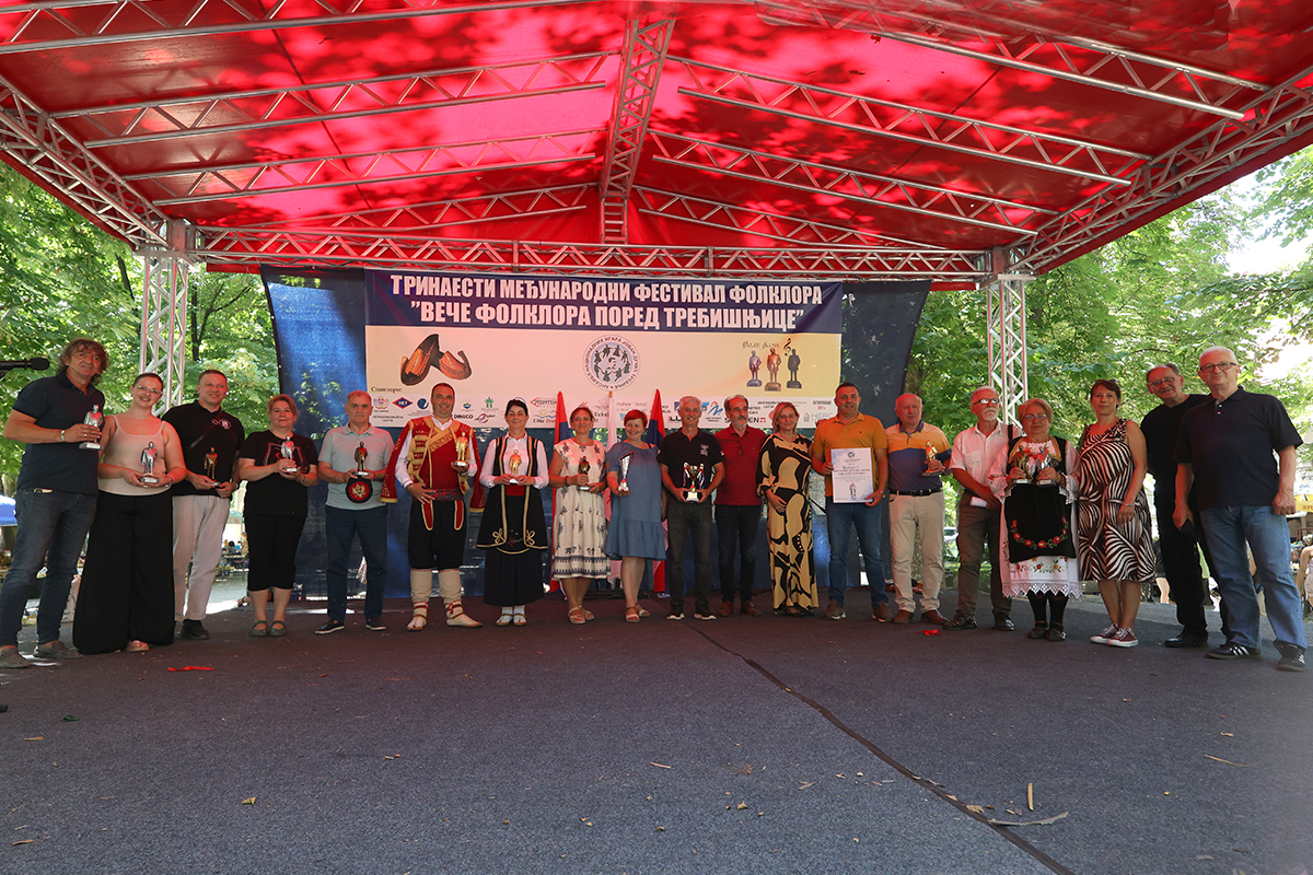 Folklor 21.jpg (1.15 MB)
