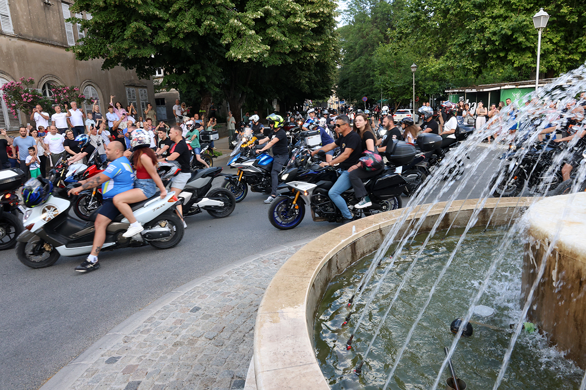 MOTO 5.jpg (1.16 MB)
