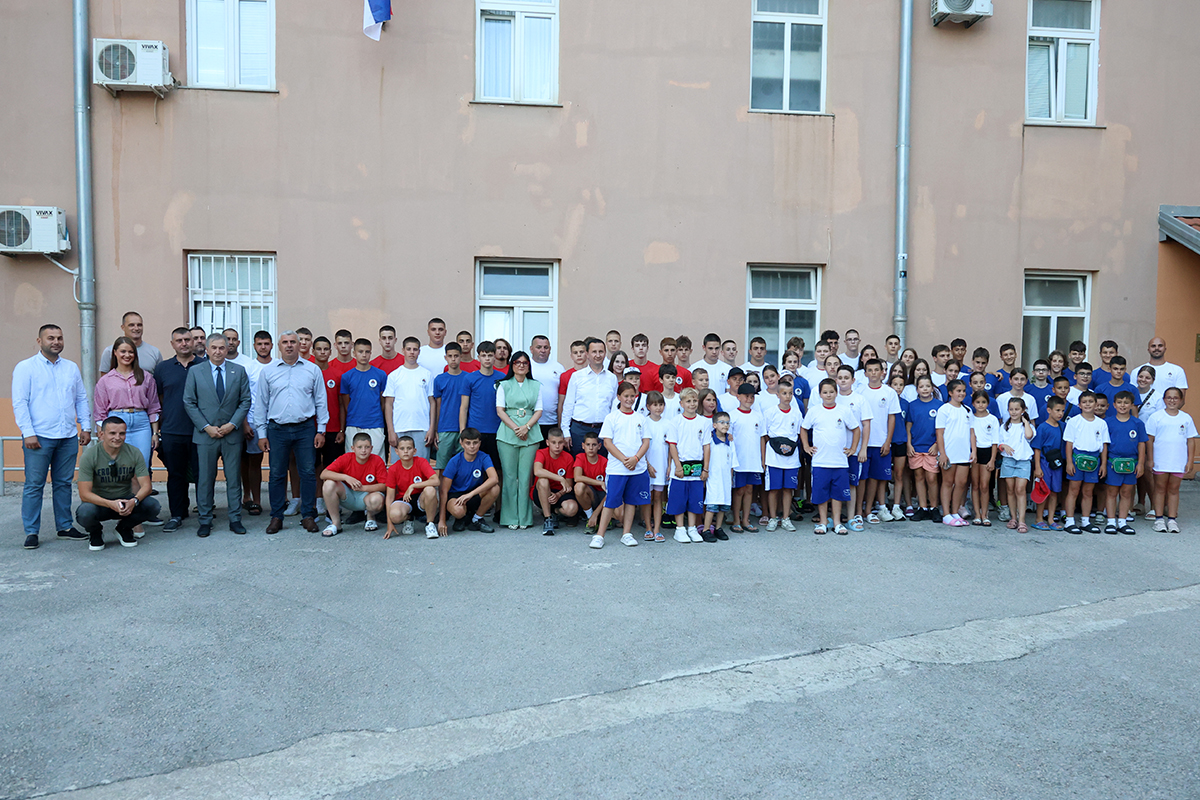 Skola sporta 1.jpg (879 KB)