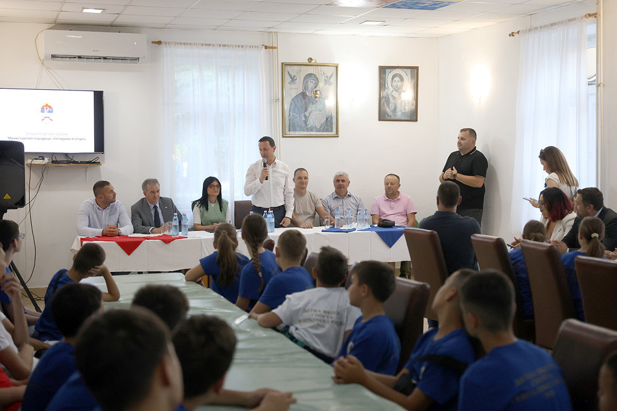 Skola sporta 6.jpg (615 KB)