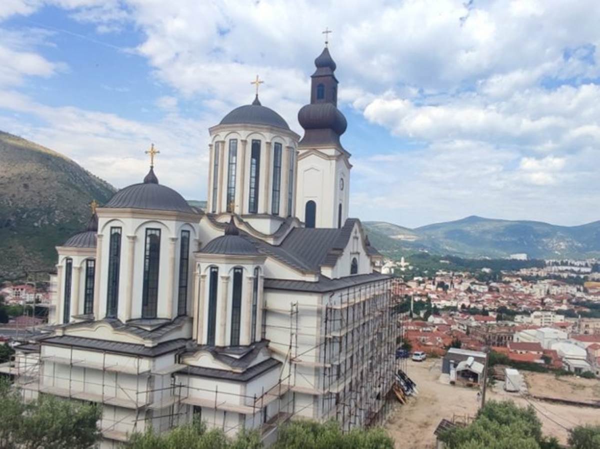 310844.jpg (109 KB)