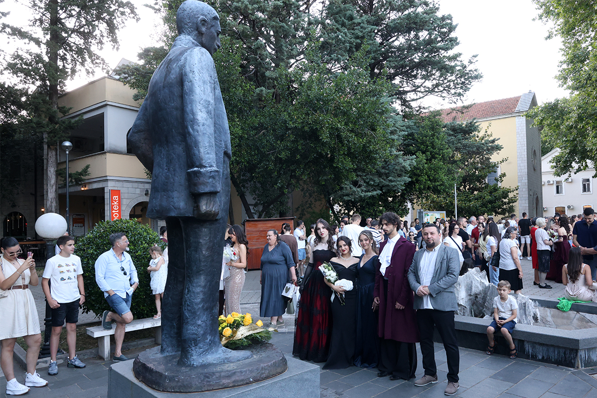 Gimnazija 3.jpg (1.08 MB)