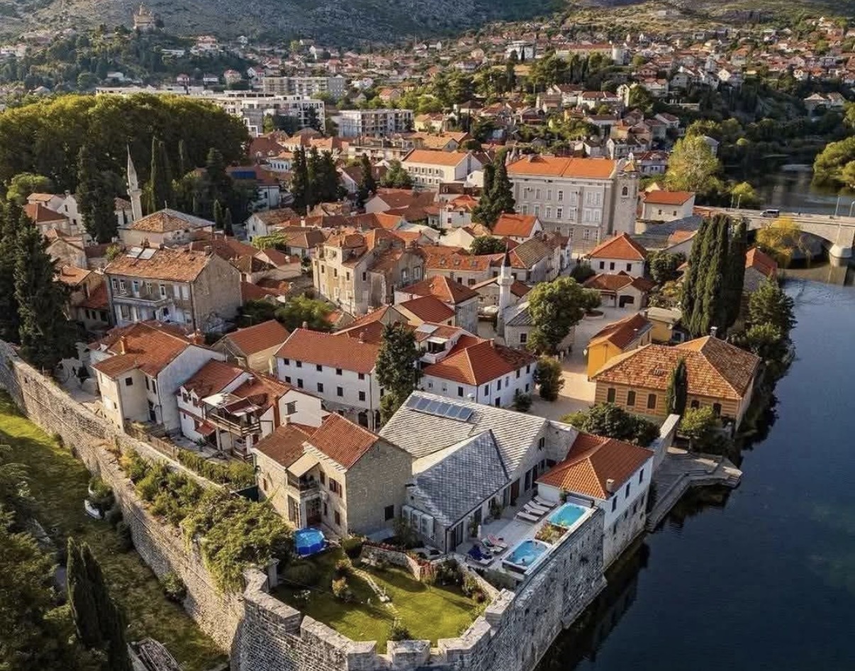 Trebinje pano.jpeg (415 KB)