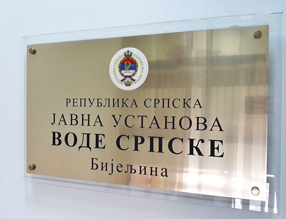 1383719.jpg (205 KB)