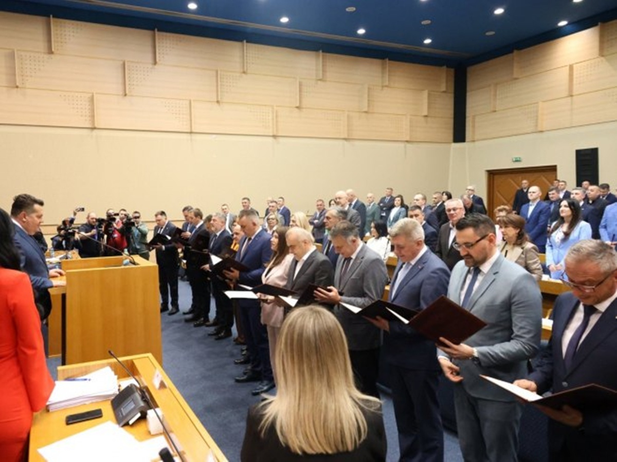 НСРС изабрала нову Владу Српске на челу са премијером Савом Минићем 
