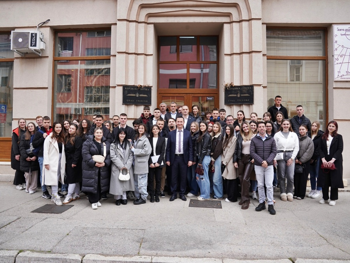 DSC09138.jpg (447 KB)